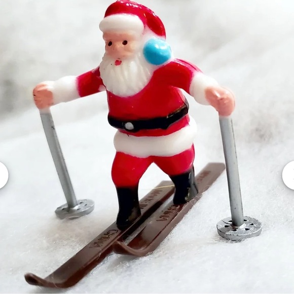 Other - NWOT 16 Piece Santa Skiing & Pine Tree Cake Toppers